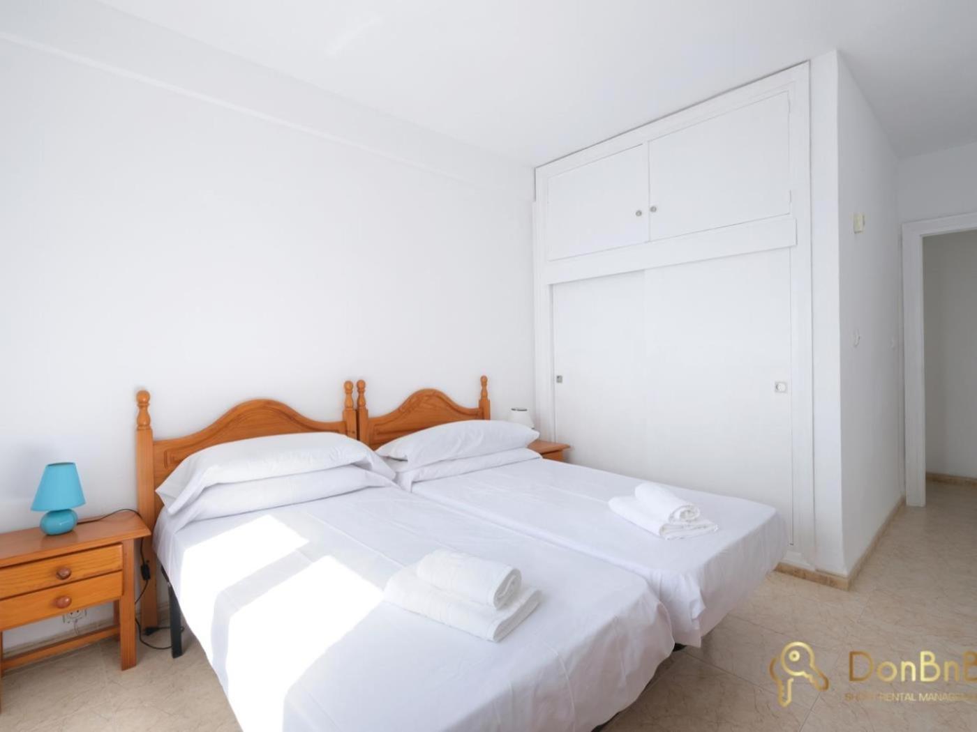 Apartamento Con Piscina En La Primera Linea De Playa De فوينخيرولا الغرفة الصورة