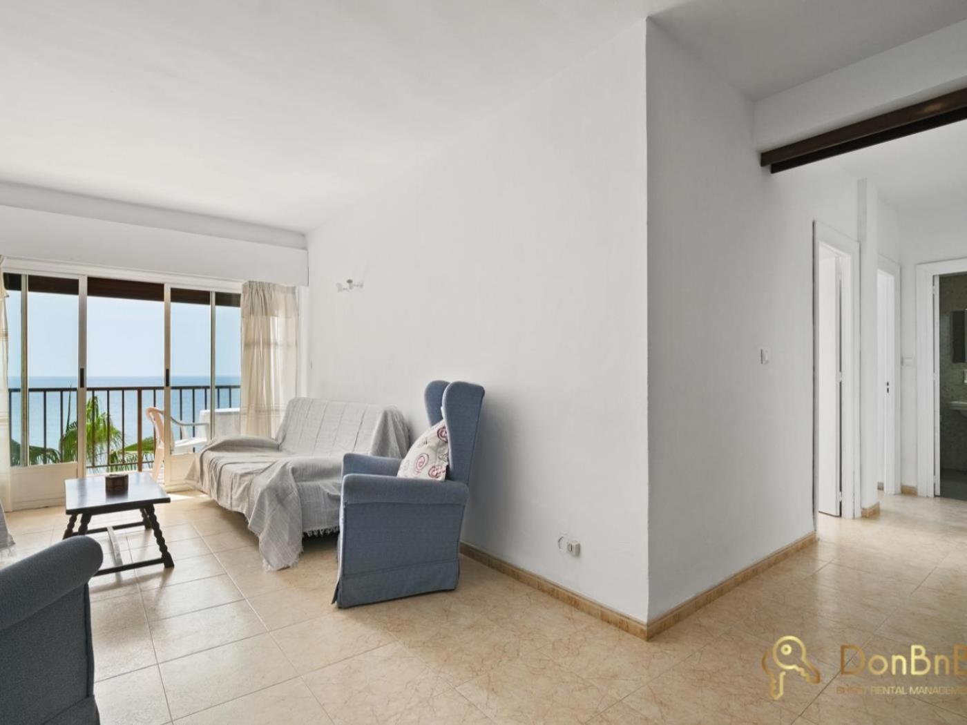 Apartamento Con Piscina En La Primera Linea De Playa De فوينخيرولا الغرفة الصورة