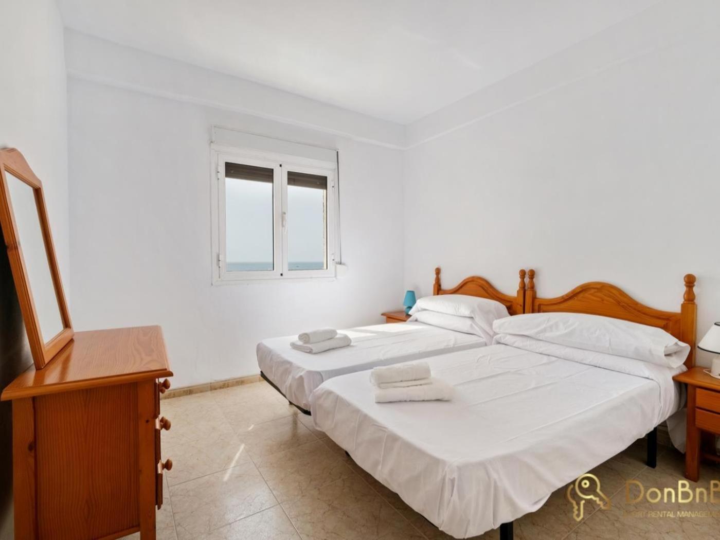 Apartamento Con Piscina En La Primera Linea De Playa De فوينخيرولا الغرفة الصورة