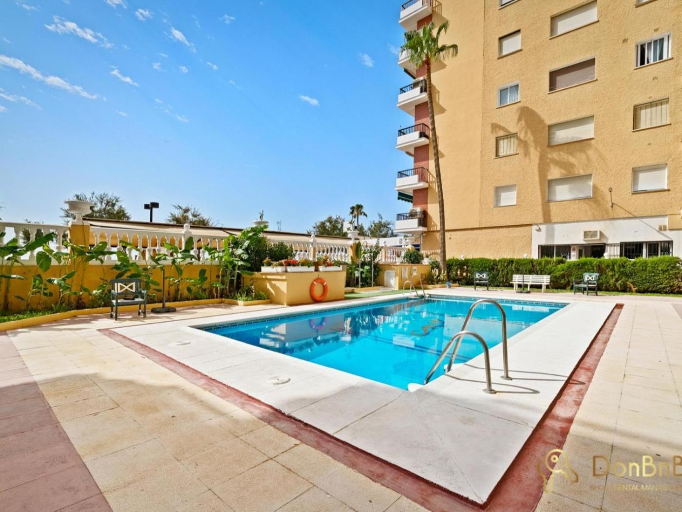 Apartamento Con Piscina En La Primera Linea De Playa De فوينخيرولا الغرفة الصورة