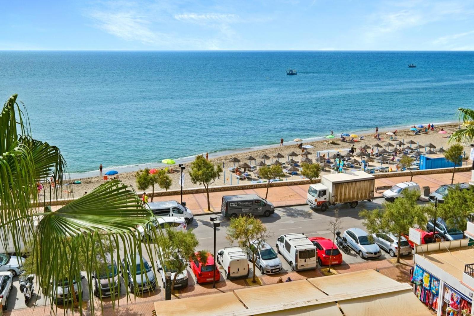 Apartamento Con Piscina En La Primera Linea De Playa De فوينخيرولا المظهر الخارجي الصورة