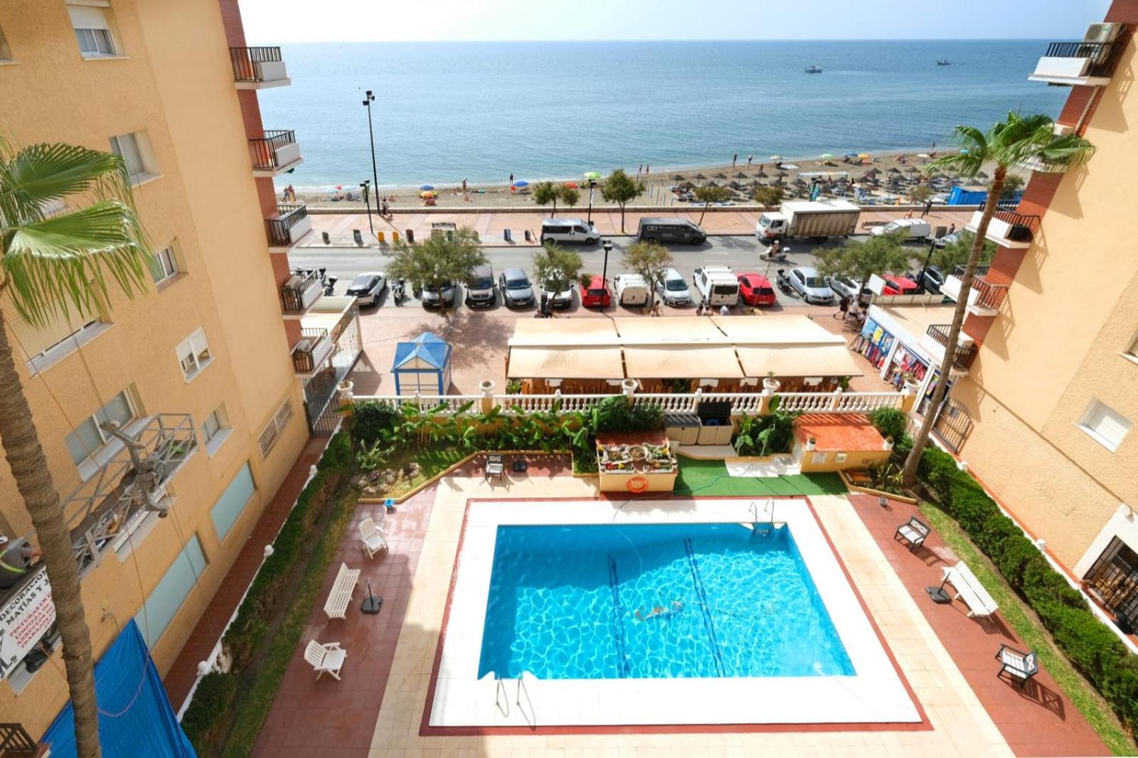 Apartamento Con Piscina En La Primera Linea De Playa De فوينخيرولا المظهر الخارجي الصورة
