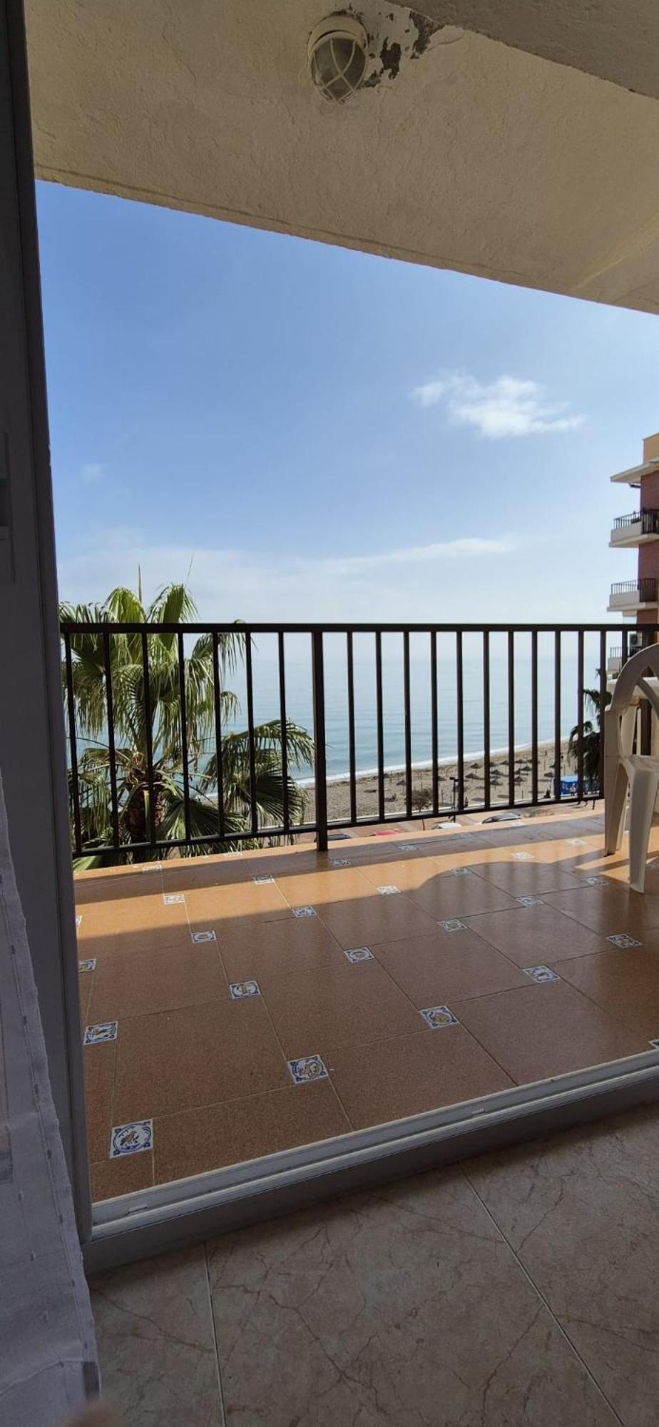 Apartamento Con Piscina En La Primera Linea De Playa De فوينخيرولا المظهر الخارجي الصورة
