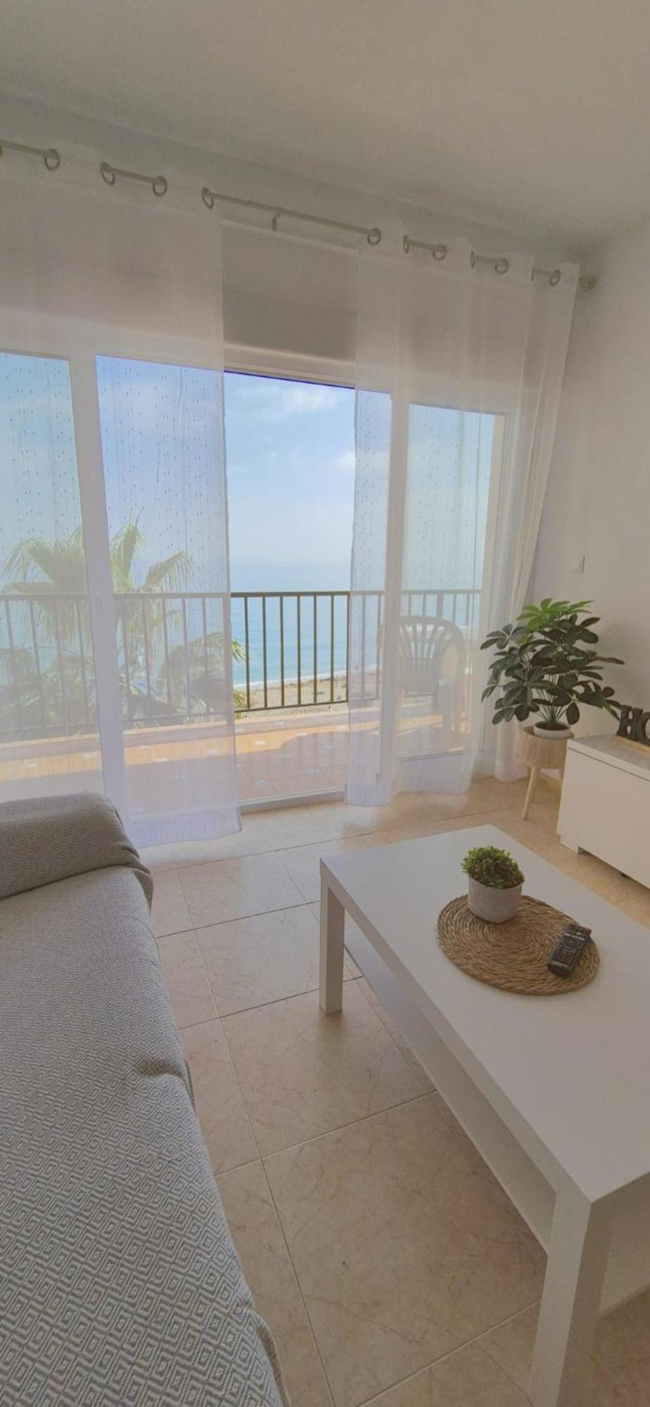 Apartamento Con Piscina En La Primera Linea De Playa De فوينخيرولا المظهر الخارجي الصورة