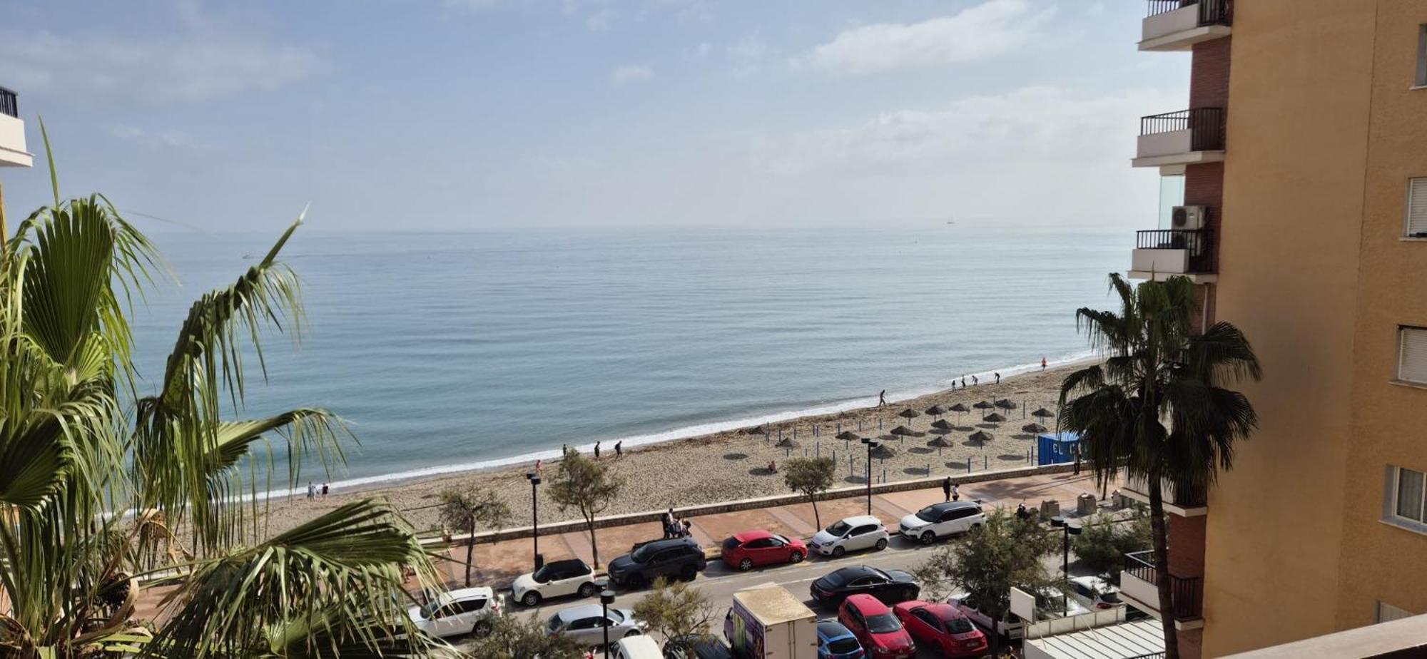 Apartamento Con Piscina En La Primera Linea De Playa De فوينخيرولا المظهر الخارجي الصورة